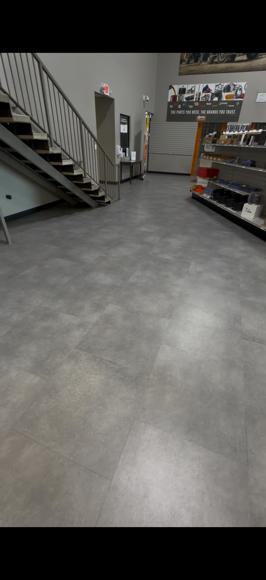 Auto Parts Showroom Floors after professional cleaning by Vargas Commercial Cleaning